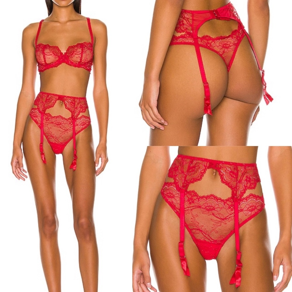 REVOLVE Anais Red Suspender belt L